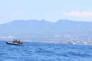 Kuzey Kıbrıs'ta batan gemide kaybolan yolcuları aramaya özel bir şirket de katılacak