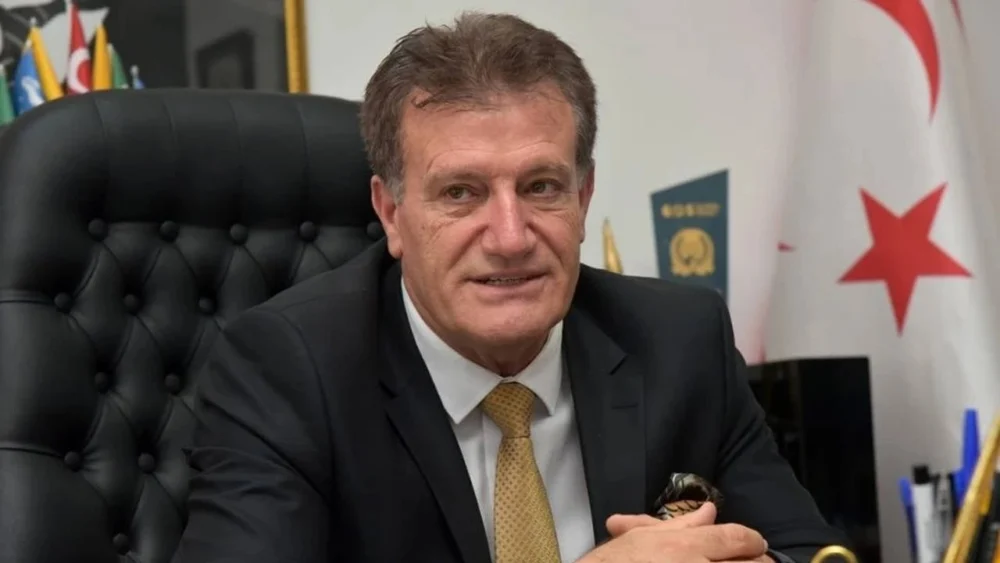 Kuzey Kıbrıs'ta gemi kazasının ardından Ulaştırma Bakanı Arıklı görevden alındı