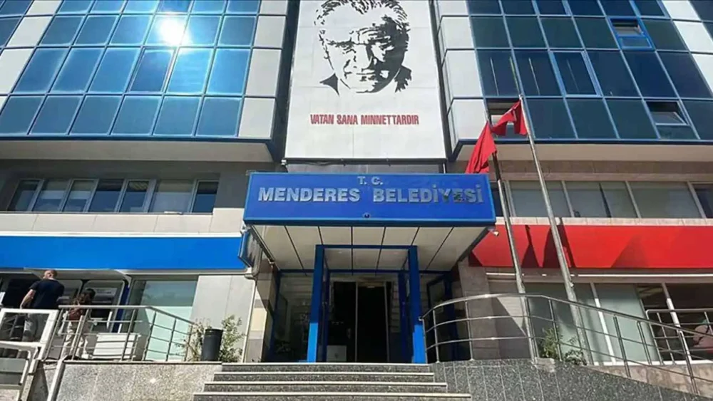 Menderes Belediyesi soruşturmasında yeni gelişme: Bir avukat gözaltına alındı