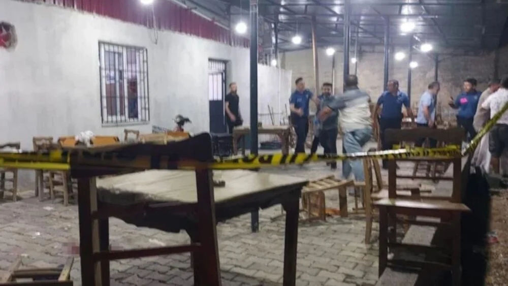 Mersin’de kahvehaneye silahlı saldırı: Ölü ve ağır yaralılar var