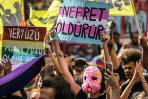 Mersin’de LGBTİ+'lara yönelik operasyonda 28 kişi tutuklandı