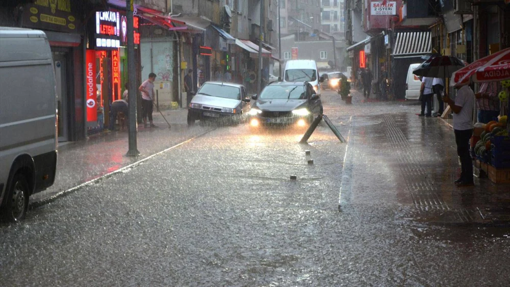 Meteoroloji'den iki şehir için kuvvetli yağış uyarısı