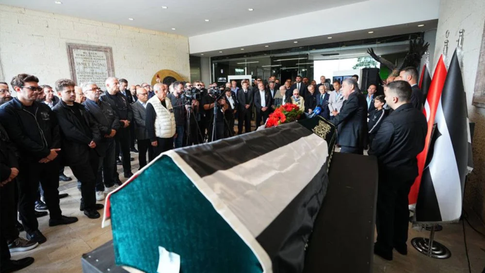 Metin Keçeli için Tüpraş Stadı’nda tören düzenlendi