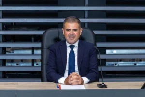 Mezitli Belediye Başkanı Tuncer, CHP'den ihraç edildi