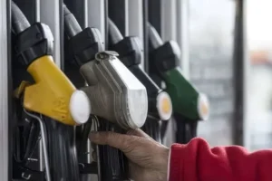 Motorine gece yarısı zam bekleniyor: Litre fiyatı 100 lirayı aşacak