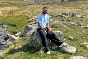 Muhammed Salah’ın fotoğraf çektirdiği taşın yanına bank konuldu