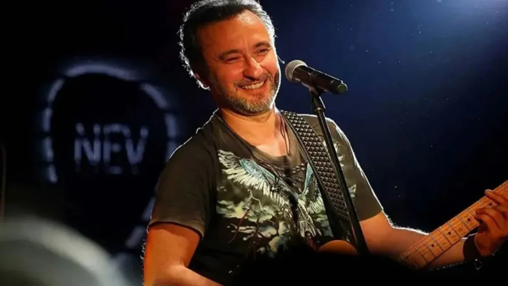 Müzisyen Nev yoğun bakımda