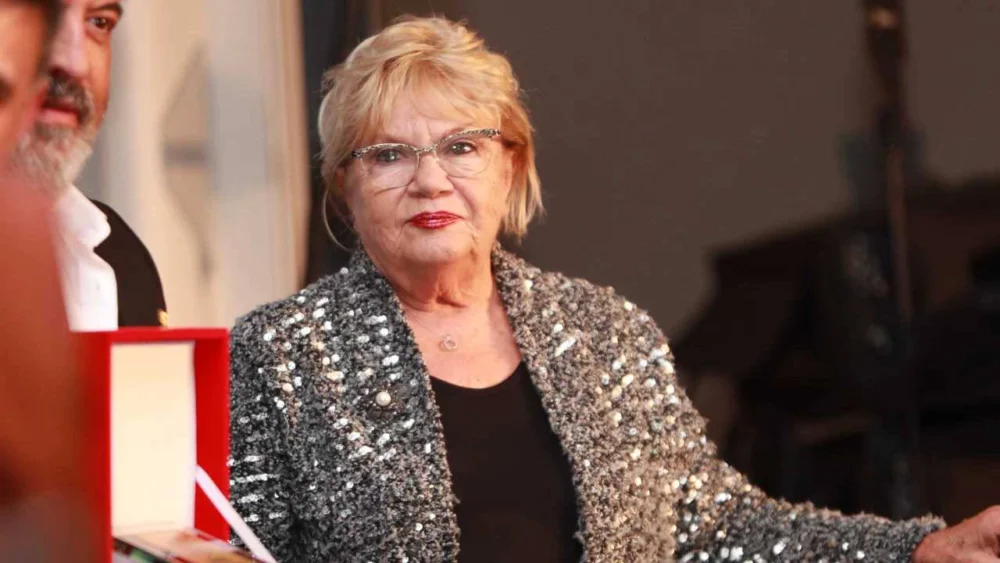 Nevra Serezli kimdir, kaç yaşında? Kariyeri ve biyografisi