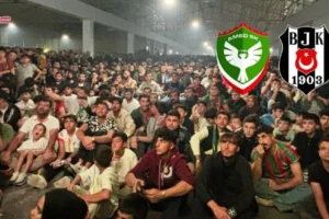 O şehirde Amedspor coşkusu: Dev ekranda binlerce kişi maçı izledi!