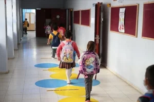 Şiddetin yanlış olduğunu çocuklara kim anlatacak: Aile mi, MEB mi?
