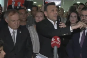 Özgür Çelik: Makam teklif edildiği için parti değiştiren meclis üyeleri var, ama soruşturma yok