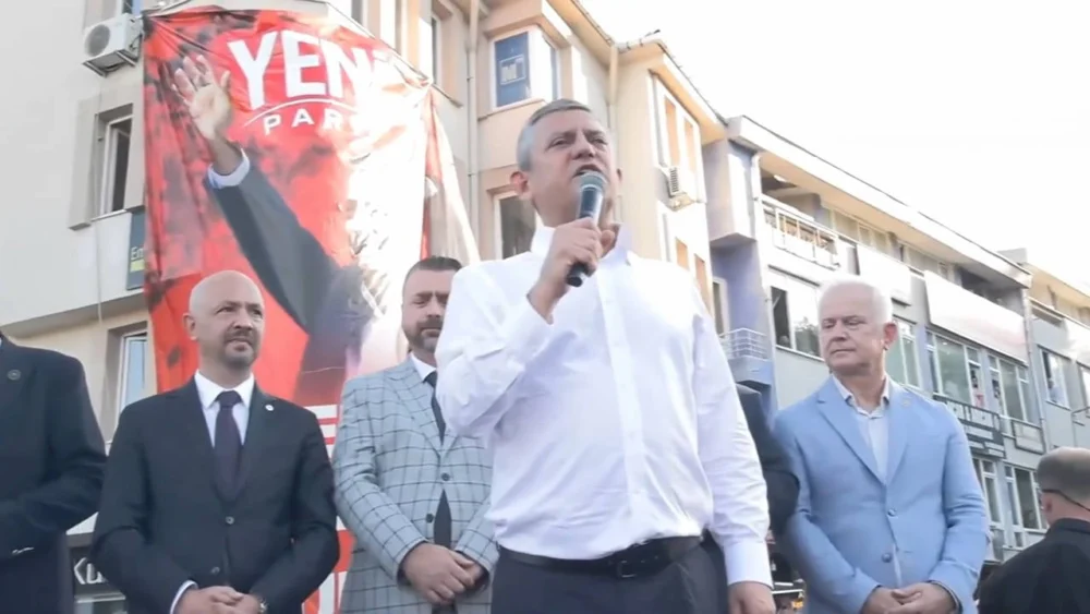 Özgür Özel'den Tekirdağ'da iktidar mesajı: "30 yıl muhalefette duracağıma 30 dakika haysiyetimle iktidar olurum"