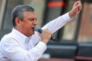 Özgür Özel, Manisa'da üzüm üreticileriyle bir araya geldi: "Bunun duyulması lazım"