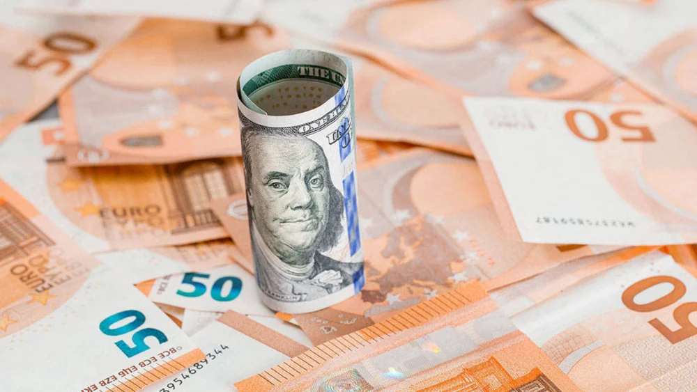 Döviz haftaya hareketli başladı: Dolar yükseldi, euro geriledi