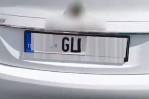 Plakasındaki harfi değiştirdi, 140 bin lira ceza yedi