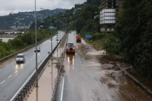Rize'yi sel ve heyelan vurdu: Hasar tespit çalışmaları başladı