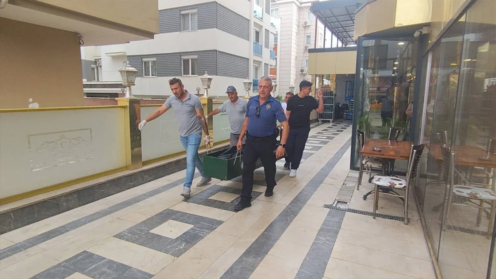 Rus turist otel koridorunda ölü bulundu