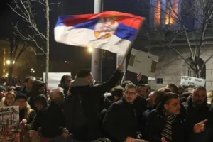 Sırbistan Cumhurbaşkanı, meclisi feshetti: Ülke 25 Ekim'de erken seçime gidiyor