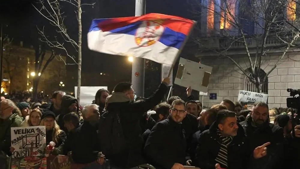 Sırbistan Cumhurbaşkanı, meclisi feshetti: Ülke 25 Ekim'de erken seçime gidiyor