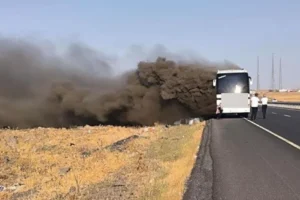 Siverek-Diyarbakır karayolunda yolcu otobüsü yandı!