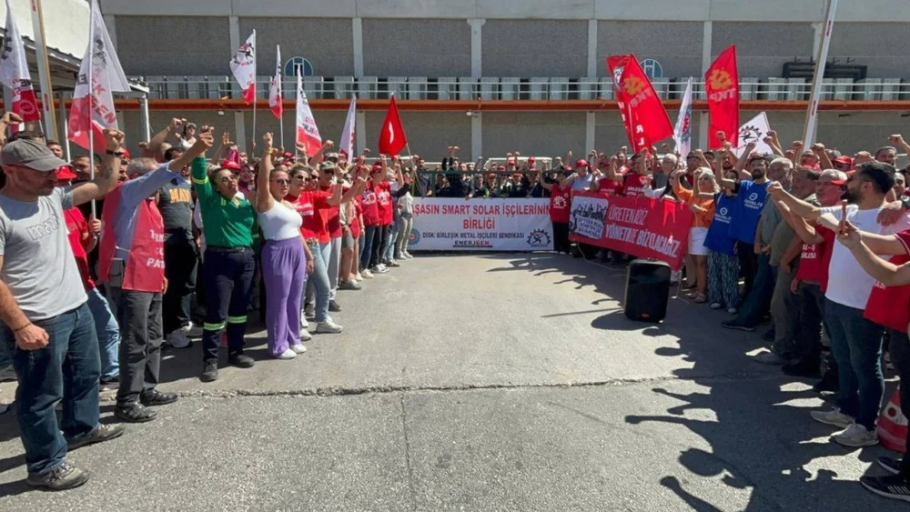 Smart Solar’da işçiler direnişte: Birleşik Metal-İş'ten kitlesel destek