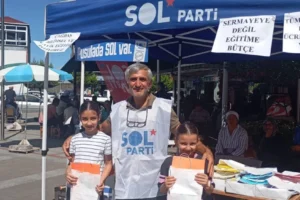 SOL Partililerden Rize Pazar'da dayanışma standı: "Laik ve demokratik eğitim hakkımızdan vazgeçmeyeceğiz"