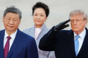 Trump, Çin Devlet Başkanı Şi'yi resmi törenle karşıladı