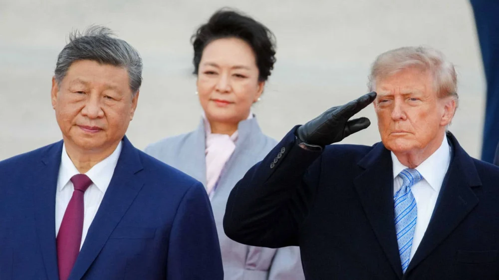 Trump, Çin Devlet Başkanı Şi'yi resmi törenle karşıladı