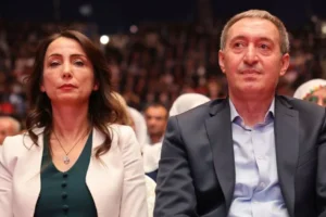 DEM Parti'de kongre: Hatimoğulları ve Bakırhan yeniden seçildi