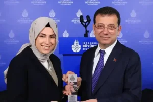 Üsküdar Belediyesi Meclis Üyesi Amine Cansu Çelik CHP'den istifa etti