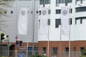 Volkswagen'de Porsche kaynaklı kriz derinleşiyor