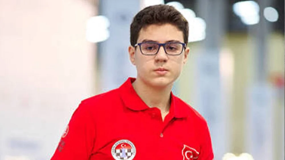 Yağız Kaan Erdoğmuş’tan tarihi rekor: 15 yaşında 2 bin 731 elo