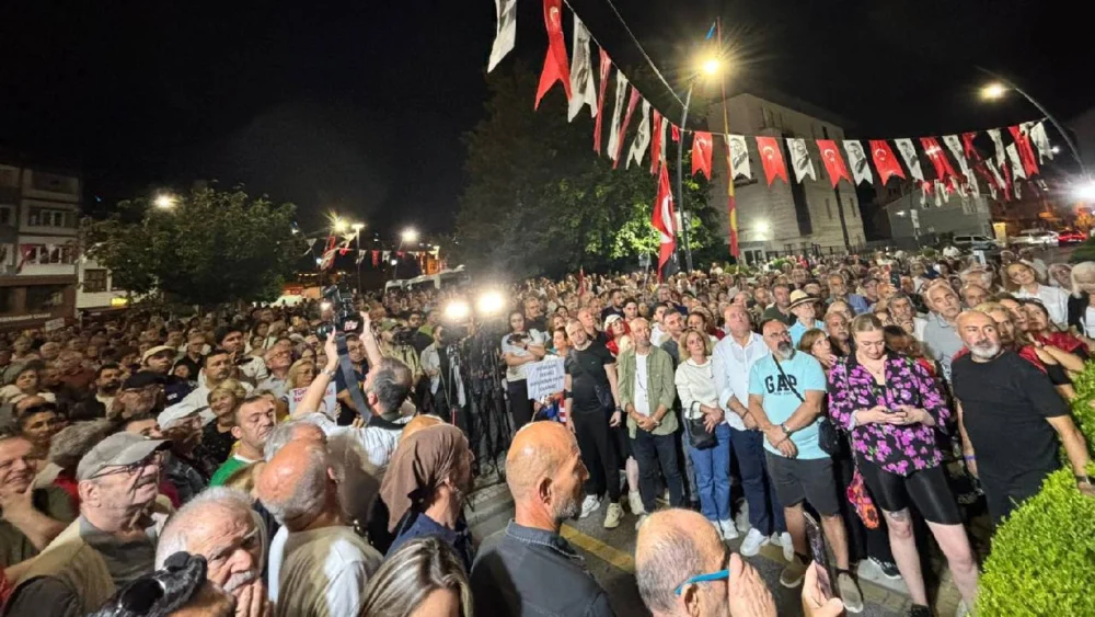 YENİ Parti'den seçim öncesinde Üsküdar buluşması: "Sonuna kadar bu karanlıkla mücadele edeceğiz"