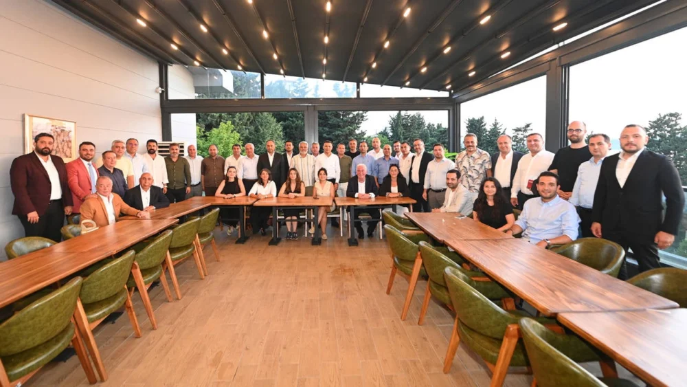 YENİ Parti İstanbul ilçe kongreleri tamamlandı: Esenyurt'ta gerilim nedeniyle seçim ertelendi