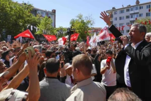 YENİ Parti sahaya iniyor: "Çizilen sınırları reddediyoruz"