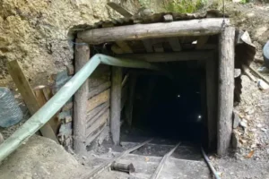 Zonguldak'ta ruhsatsız maden ocağında yüksekten düşen işçi öldü