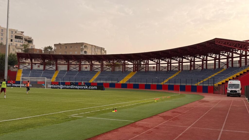 Mardin 21 Kasım Şehir Stadyumu’nda Kale arkası tribünü inşaatı sona erdi