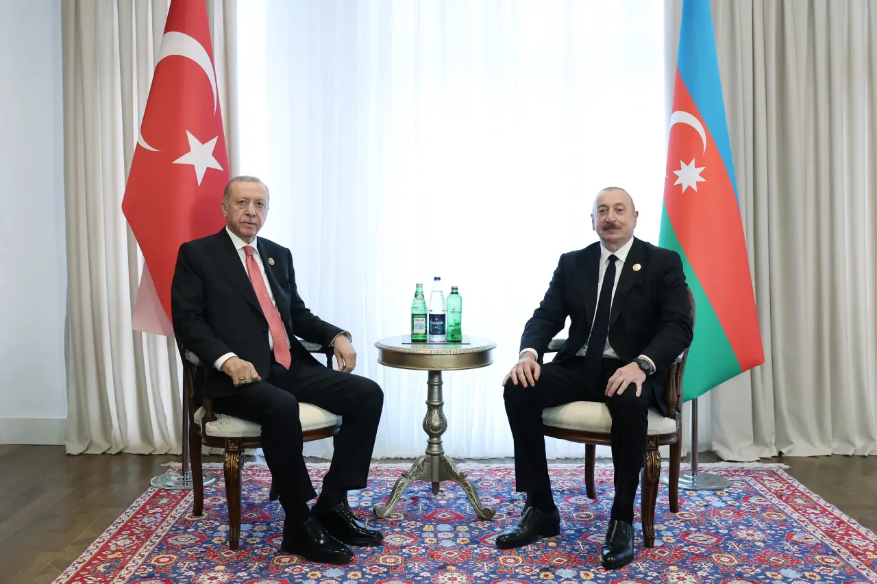 Azerbaycan, 31 Türkiye vatandaşına giriş yasağı getirdi