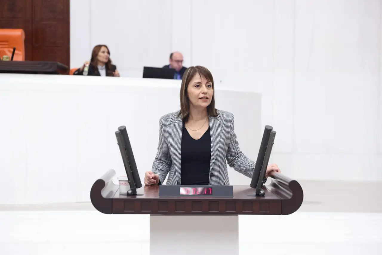 Silivri'de 70 inşaat işçisinin 45 gündür alamadığı maaş Meclis gündemine taşındı