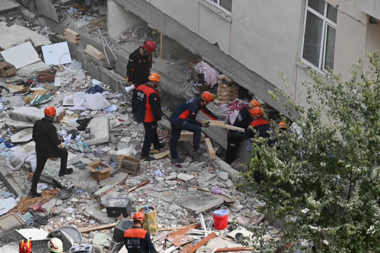 Maltepe'deki bina çökmesiyle ilgili soruşturmada 2 tutuklama