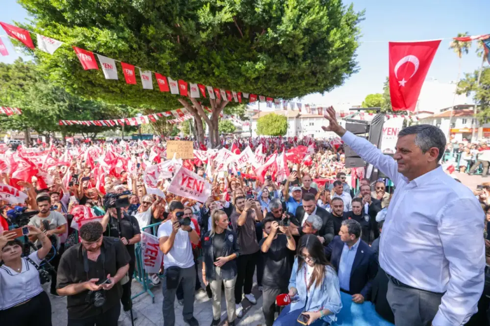 Özgür Özel Silifke'de konuştu: 'Kimse umutsuzluğa kapılmasın'