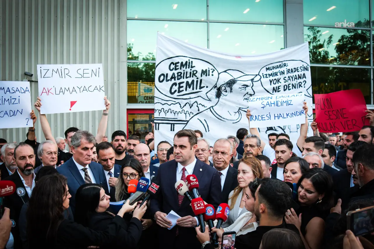 Cemil Tugay'a "siyasi mevta" tepkisi: İzmir'de meclis toplanamadı