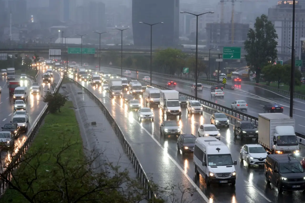İstanbul'da akşam trafiği yüzde 83 seviyesine çıktı