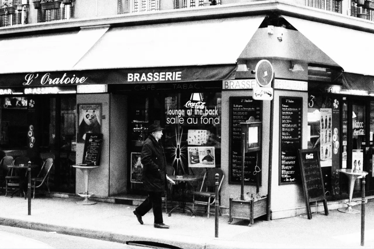 1907'de Paris'te garsonlar bıyık bırakma hakkı için greve çıktı