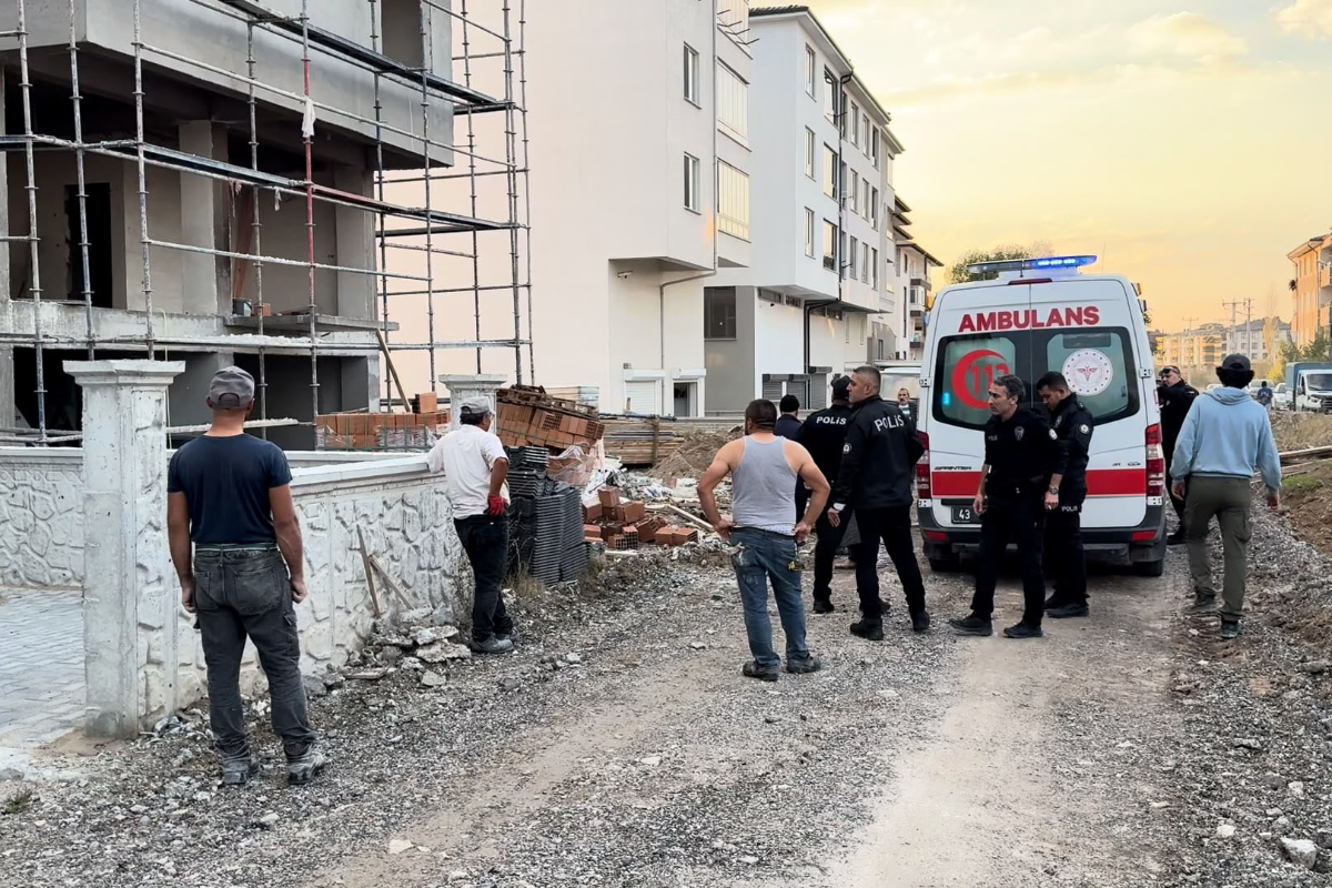 Kütahya'da inşaatta çalışan usta 20 metreden düşerek ağır yaralandı