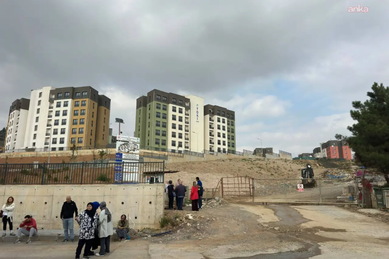 TOKİ Tuzla Aydınlı 632 Konut sakinlerinden eylem: Teslim edilmeyen evler için adaletli ödeme talebi