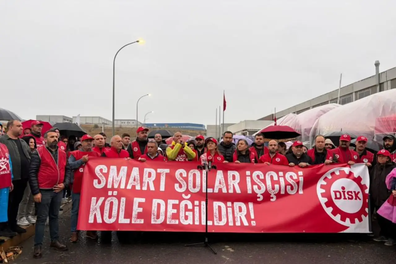 DİSK Başkanı Çerkezoğlu'ndan Smart Solar işçilerine destek ziyareti