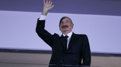 Azerbaycan'da başörtüsü tartışması Aliyev'in imajını da gündeme getirdi