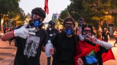 Arnavutluk'ta başbakanın istifasını isteyen protestocular yedinci günde de polisle çatıştı