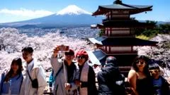 Japonya yabancılardan alınan süresiz oturum izni ücretini 20 kat artırdı